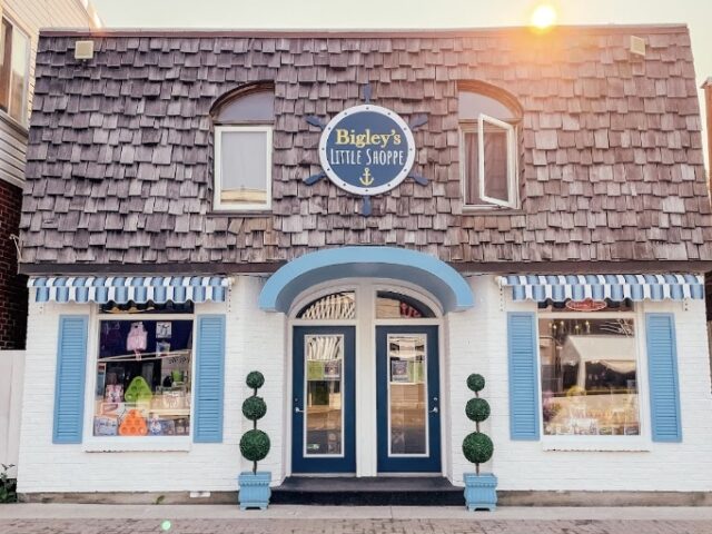 Bigley’s Little Shoppe is a charming store offering a wide selection of children’s clothing, shoes, toys, and accessories. With a focus on quality and fun, it’s the perfect place to find everything you need for little ones, all in a friendly, welcoming atmosphere.