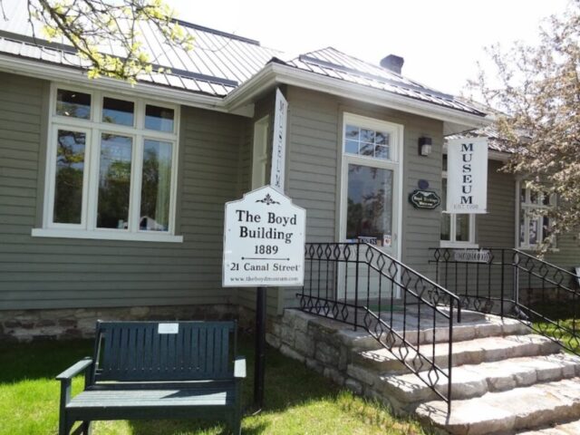 The Boyd Heritage Museum offers a fascinating glimpse into the rich history of Bobcaygeon and the surrounding region. The museum showcases artifacts, photographs, and exhibits detailing the influential Boyd family and the area’s development through the years. It’s an ideal visit for history enthusiasts and families interested in learning about local heritage.