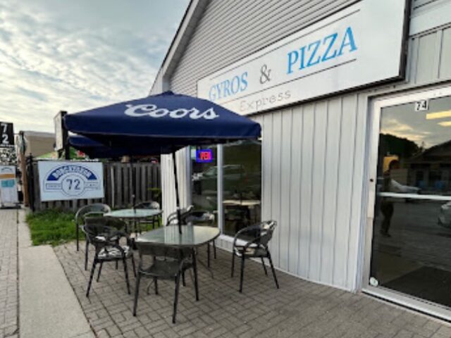 Gyros & Pizza Express offers a delicious mix of Mediterranean and Italian flavours. Enjoy mouthwatering gyros, fresh pizzas, and other tasty dishes, all made with quality ingredients for a satisfying and flavorful meal.